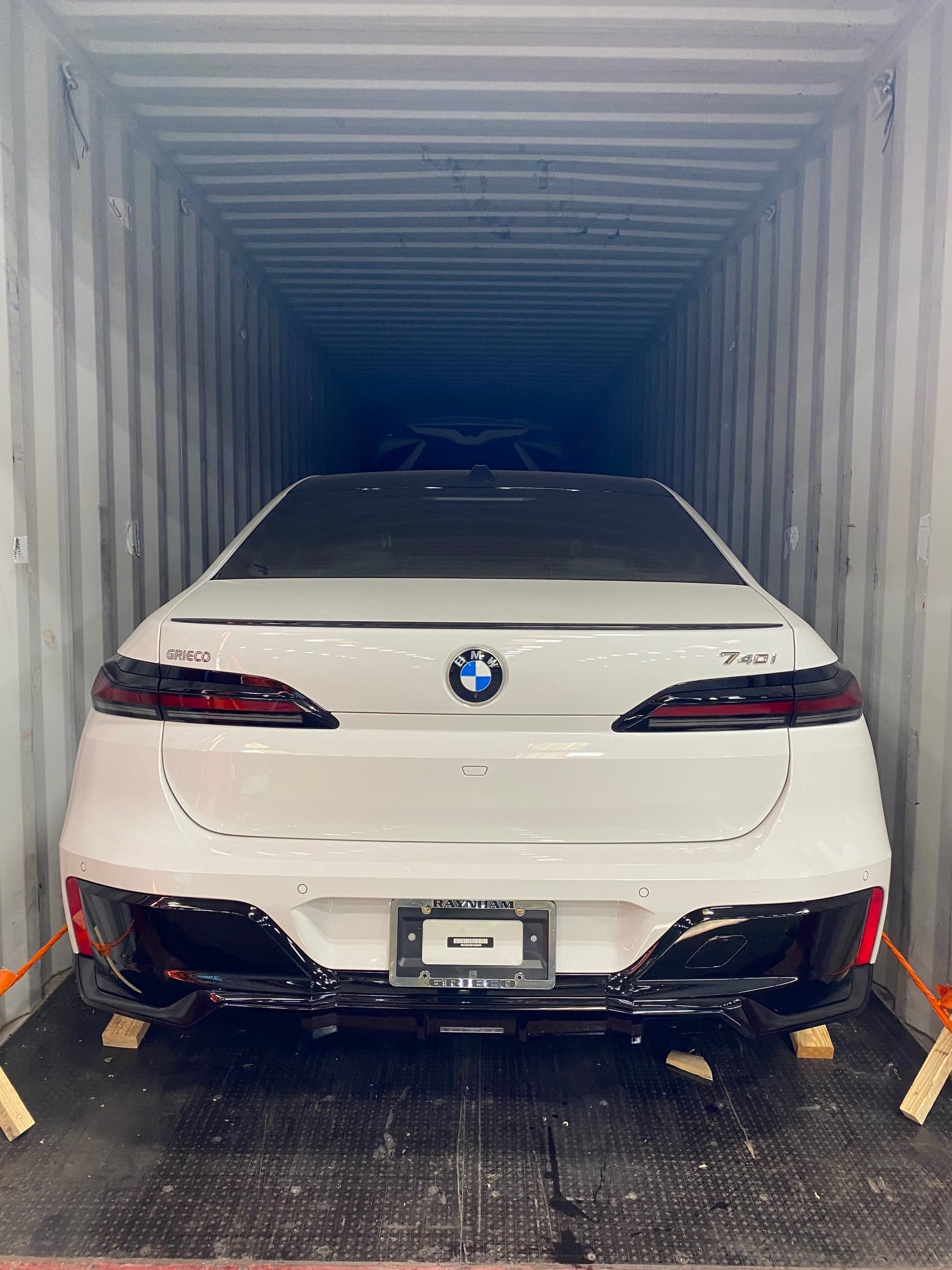 BMW 740i